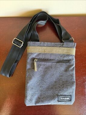Dakine Crossbody Bag